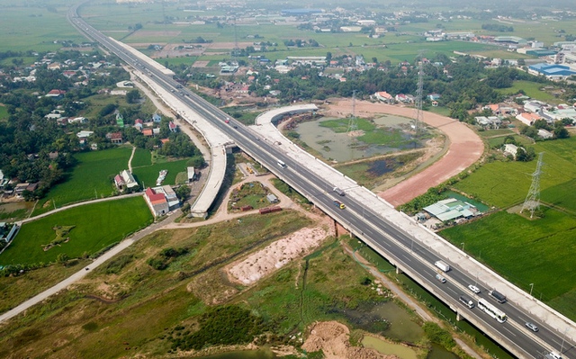 Kiểm soát chặt chẽ việc giảm giá các mặt hàng, dịch vụ, giá vật liệu xây dựng, chống việc lợi dụng tăng giá, ép giá, nâng giá