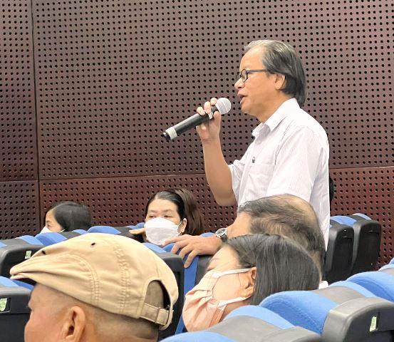 Nhà báo Đõ Hùng, Thời báo Ngân Hàng đặt câu hỏi.