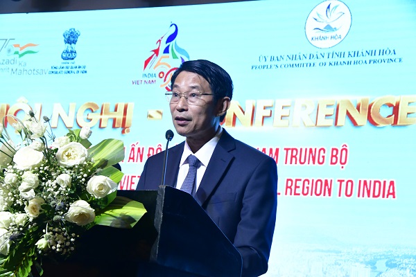 Ông Đinh Văn Thiệu- P. Chủ tịch UBND tỉnh Khánh Hòa phát biểu chào mừng