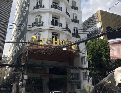 Thanh tra Sở Y tế TP. HCM và các đơn vị liên quan phát hiện phẫu thuật thẩm mỹ không phép tại Khách sạn A25 tại Phòng 407 Khách sạn A25 – 145 Lê Thị Riêng.