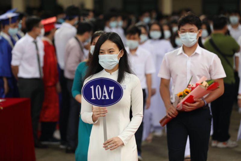 TP. Hồ Chí Minh chỉ đạo chưa thu học phí năm học mới