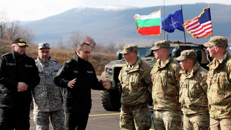 Mỹ hay NATO cũng không giúp Bulgaria 
