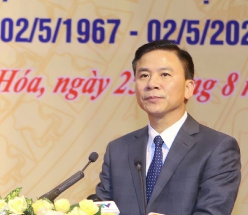 Ông Đỗ Trọng Hưng, Ủy viên Trung ương Đảng, Bí thư Tỉnh ủy, Chủ tịch HĐND tỉnh Thanh Hóa trình bày diễn văn tại lễ kỷ niệm.