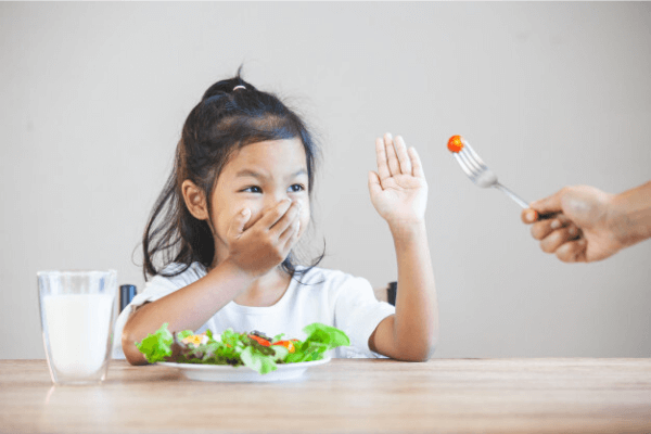 Hầu hết trẻ em đều không thích, hay thậm chí là ghét ăn rau. Ảnh minh họa