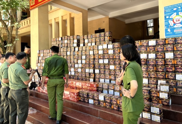 Gần 1 tấn pháo vừa được Công an huyện Diễn Châu (Nghệ An) triệt phá