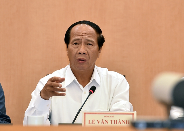 Thời gian còn lại của năm 2022 không còn nhiều, Phó Thủ tướng Lê Văn Thành nêu rõ, phải quyết tâm thật cao để phấn đấu đến 31/12, giải ngân đạt trên 90% - Ảnh: VGP/Đức Tuân