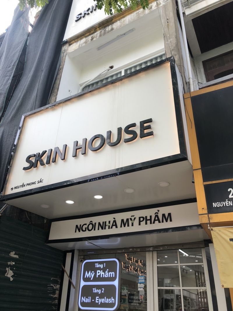 Loạt mỹ phẩm không tem nhãn phụ tại chuỗi cửa hàng mỹ phẩm Skin House: Nhân viên khẳng định “Không lo hàng giả”