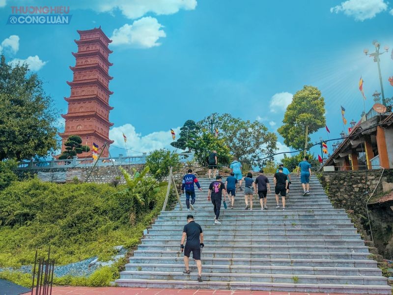 Tháp Tường Long (quận Đồ Sơn) - Điểm đến du lịch tâm linh thu hút đông đảo du khách