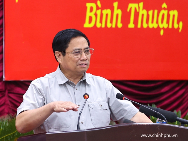 Thủ tướng Phạm Minh Chính đánh giá cao Đảng bộ, chính quyền, quân và dân tỉnh Bình Thuận đã đoàn kết, nỗ lực phấn đấu và đạt được những kết quả rất đáng trân trọng - Ảnh: VGP/Nhật Bắc