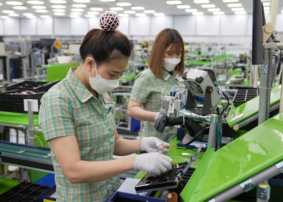 Một góc nhà máy sản xuất thiết bị di động của Samsung tại Thái Nguyên