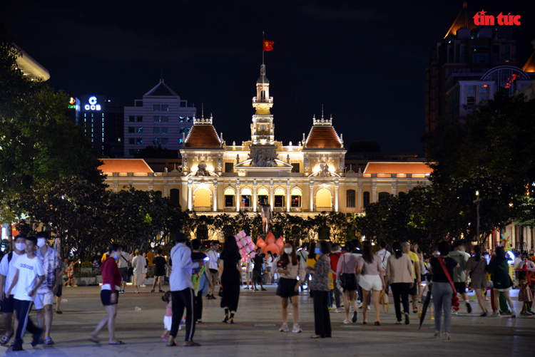 Kinh tế ban đêm là điều tất yếu để đưa du lịch Việt Nam phát triển mạnh, mang theo những lợi ích lớn cho BĐS du lịch, nghỉ dưỡng.