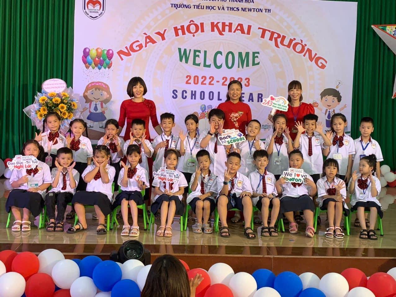 Các em học sinh trường liên cấp tiểu học và THCS Newton, TP. Thanh Hoá