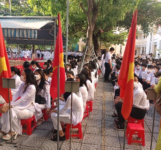 Trường THPT Liên Chiểu, TP. Đà Nẵng trong ngày khai trường