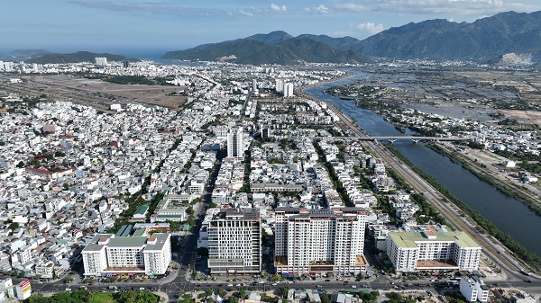 Khu vực có phương án quy hoạch là các khu đô thị mới, có nhiều tuyến đường có thể kết nối với khu đô thị sân bay Nha Trang qua các nút giao thông đã quy hoạch