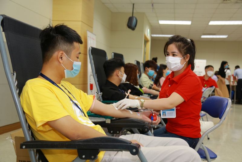 Chương trình “Chung dòng máu Việt 2022” được phát động và triển khai tại các cơ sở của Samsung Việt Nam
