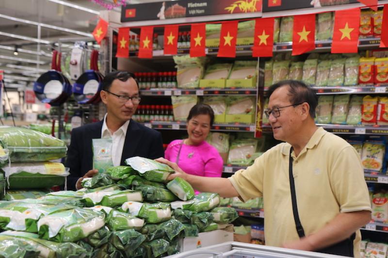 Gạo thương hiệu “Cơm ViệtNam Rice” bán tại hệ thống siêu thị Carrefour