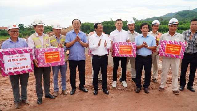 Đến ngày 30/10/2022 thông xe toàn tuyến cao tốc Cam Lộ- La Sơn