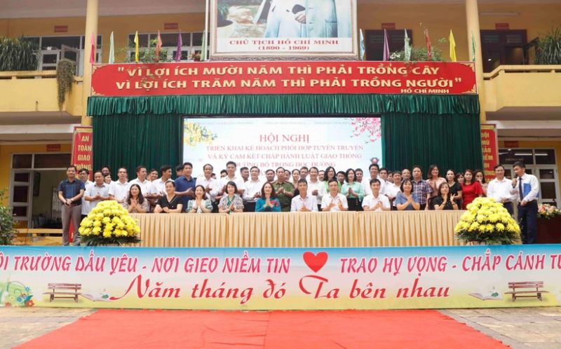 Vĩnh Phúc triển khai kế hoạch tuyên truyền và ký cam kết về ATGT trong trường học