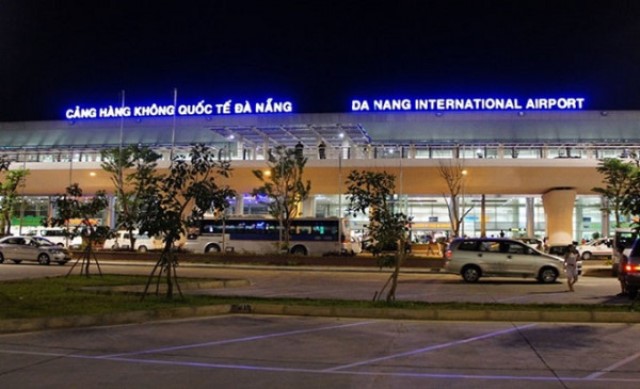 Cảng Hàng không quốc tế Đà Nẵng về đêm