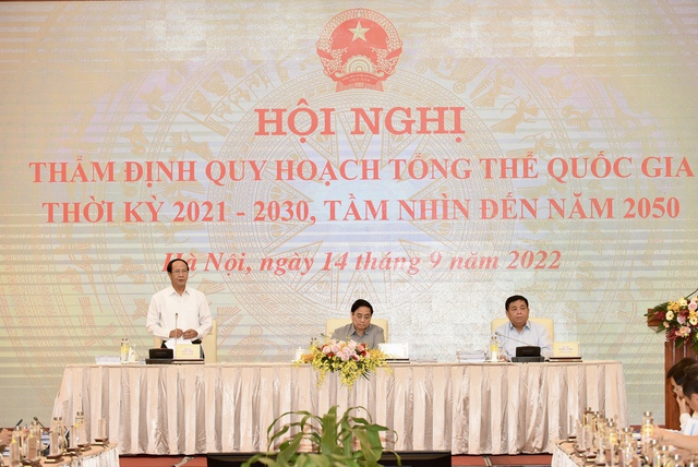 Phó Thủ tướng Lê Văn Thành, Chủ tịch Hội đồng thẩm định quy hoạch tổng thể quốc gia thời kỳ 2021-2030, tầm nhìn đến năm 2050 phát biểu tại cuộc họp - Ảnh: VGP/Nhật Bắc