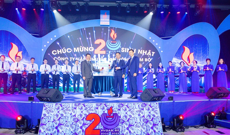 Lễ kỷ niệm 20 năm xây dựng và phát triển KĐN Lễ kỷ niệm 20 năm xây dựng và phát triển KĐN