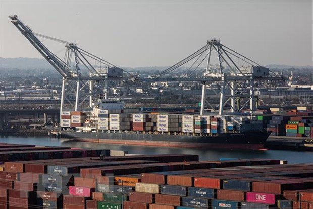 Cảng container hàng hóa ở Long Beach, California (Mỹ)