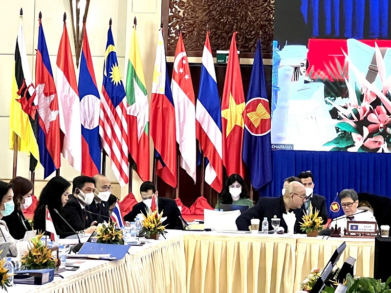 Đoàn Việt Nam tham dự các Hội nghị gồm đại diện các Bộ: Công Thương, Ngoại giao, Kế hoạch và Đầu tư do Bộ trưởng Bộ Công Thương Nguyễn Hồng Diên dẫn đầu