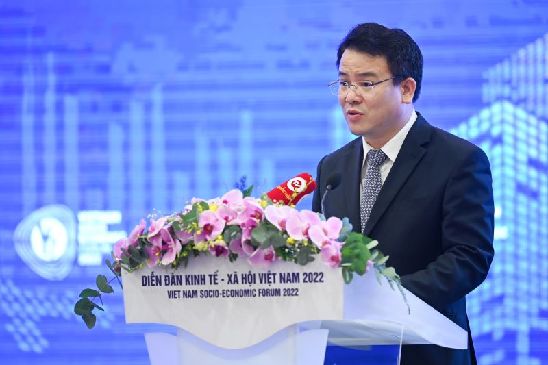 Thứ trưởng Bộ Kế hoạch và Đầu tư Trần Quốc Phương phát biểu tại phiên toàn thể buổi chiều ngày 18/09. Ảnh Quochoi.vn