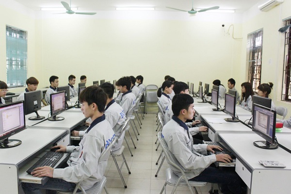 Lào Cai đẩy mạnh sử dụng phần mềm và ứng dụng CNTT trong các hoạt động giáo dục nghề nghiệp (Ảnh minh hoạ)