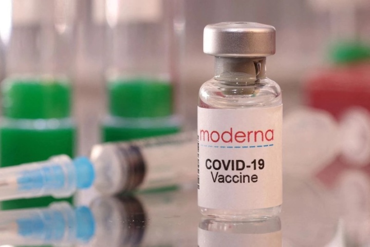 (PLO)- Một số địa phương đã sử dụng vaccine Moderna để tiêm nhắc cho người lớn dẫn tới thiếu hụt vaccine Moderna cho trẻ em.