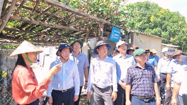 Chủ tịch UBND tỉnh Quảng Ngãi Đặng Văn Minh, thăm làng Gò Cỏ