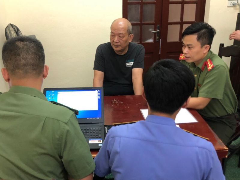 Cơ quan điều tra lấy lời khai của đối tượng Liu Chen Yuan.