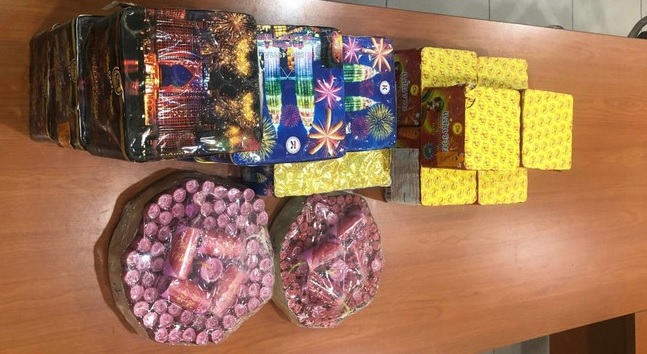 Triệt phá đường dây mua bán hàng cấm qua mạng internet