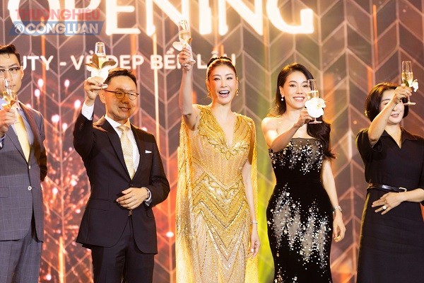 CEO Hà Kiều Anh bắt đầu theo đuổi ước mơ làm đẹp cho mọi người từ gần thập kỷ trước