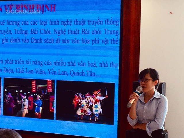 Bà Nguyễn Thị Kim Chung, giới thiệu chuyên đề “Tổng quan DL Bình Định giai đoạn hiện nay và xu hướng phát triển DL sau đại dịch Covid-19”.