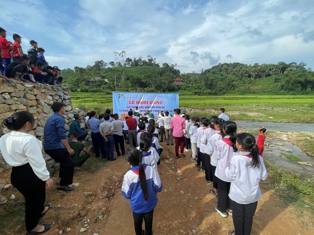 Đồng bào dân tộc thiếu số ở bản Na không còn sợ lũ về