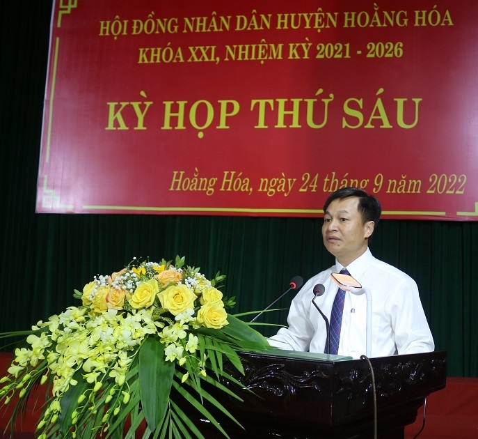 Đồng chí Lê Thanh Hải, Phó Bí thư Huyện uỷ, Chủ tịch UBND huyện Hoằng Hoá phát biểu nhận nhiệm vụ.