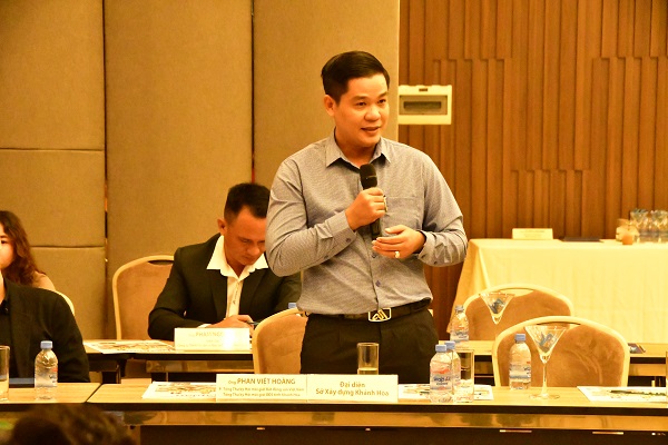 Ông Phan Việt Hoàng- Tổng thư ký Hiệp hội môi giới Bất động sản Khánh Hòa phát biểu.