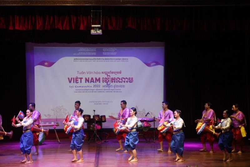 Giao lưu nghệ thuật hai nước Việt Nam - Campuchia. Ảnh: TTXVN