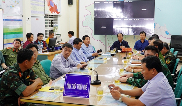Phó Thủ tướng Lê Văn Thành chỉ đạo xuyên đếm chống bão tại Thừa Thiên Huế