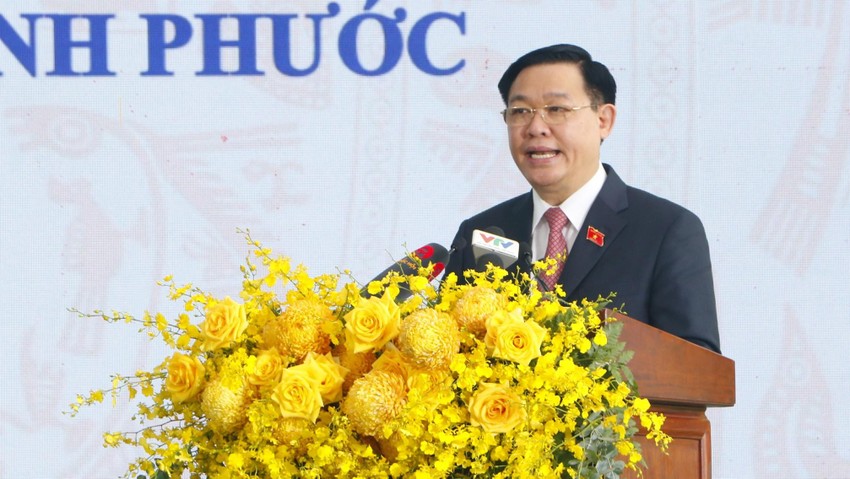 Chủ tịch Quốc hội Vương Đình Huệ hy vọng Chơn Thành sẽ phát triển mạnh mẽ trong tương lai để xứng tầm là hạt nhân, động lực quan trọng thúc đẩy phát triển kinh tế-xã hội của tỉnh Bình Phước. Ảnh: LÊ ÁNH