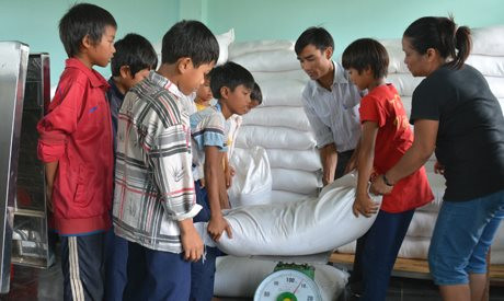 Hỗ trợ gạo cho học sinh thuộc đối tượng theo Nghị định 116/2016/NĐ-CP của Chính phủ