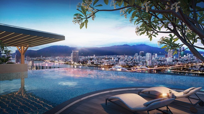 Tầm nhìn ngoạn mục từ hồ bơi tràn bờ vô cực - Rooftop Infinity Swimming Pool của The Royal - Boutique Hotel & Condo Danang