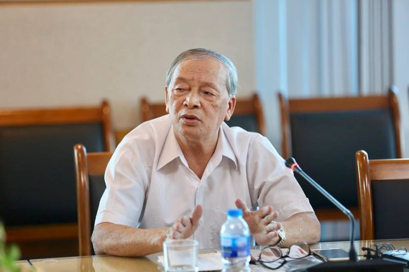 chuyên gia kinh tế Vũ Vinh Phú là người đã từng có nhiều năm hoạt động trong lĩnh vực thương mại, cũng là một trong những người đầu tiên đưa hoạt động siêu thị vào thị trường Việt Nam - nguyên là Chủ tịch Hiệp hội siêu thị Hà Nội