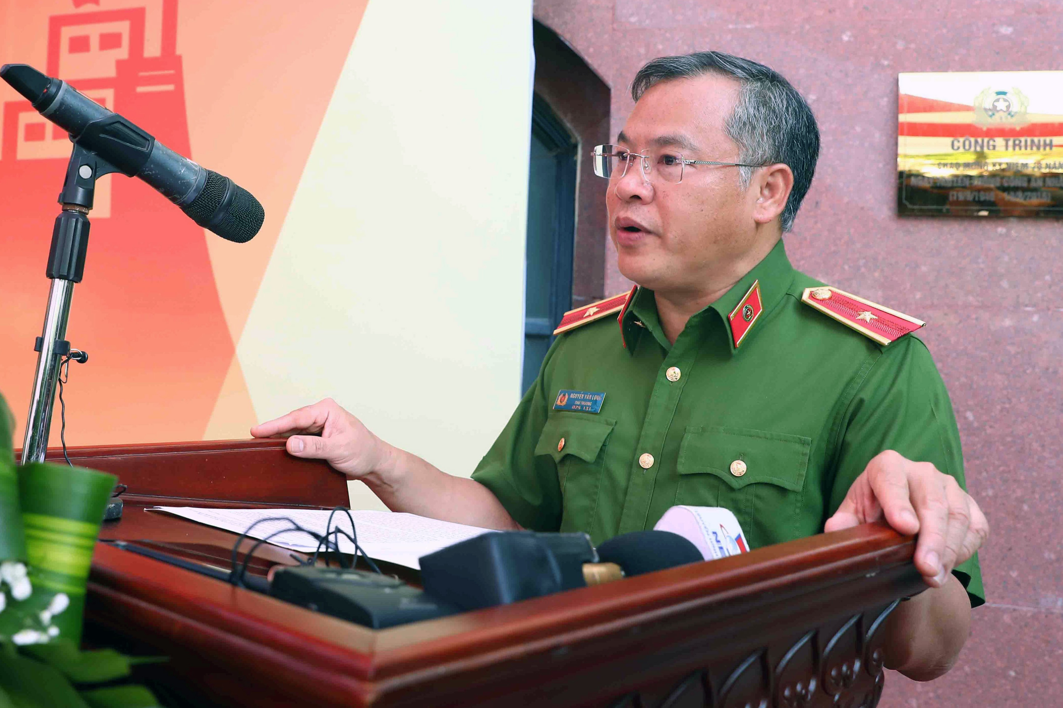 Thiếu tướng Nguyễn Văn Long - Thứ trưởng Bộ Công an - phát biểu tại lễ khai mạc.
