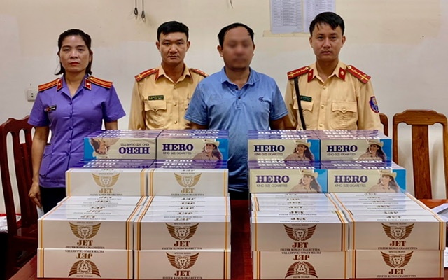 1.500 bao thuốc lá lậu do lực lượng Trạm CSGT Diễn Châu phát hiện, thu giữ