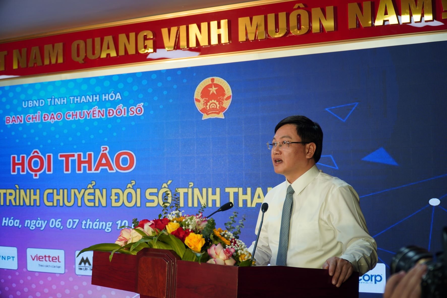 Mai Xuân Liêm, Phó Chủ tịch UBND tỉnh, Phó Trưởng Ban Thường trực Ban Chỉ đạo CĐS tỉnh Thanh Hóa phát biểu tại hội thảo