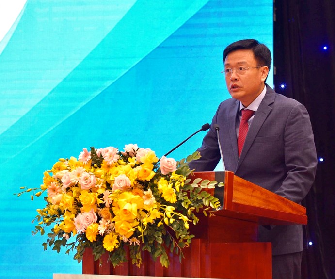 Phó TGĐ Agribank Nguyễn Hải Long phát biểu tham luận tại Hội thảo