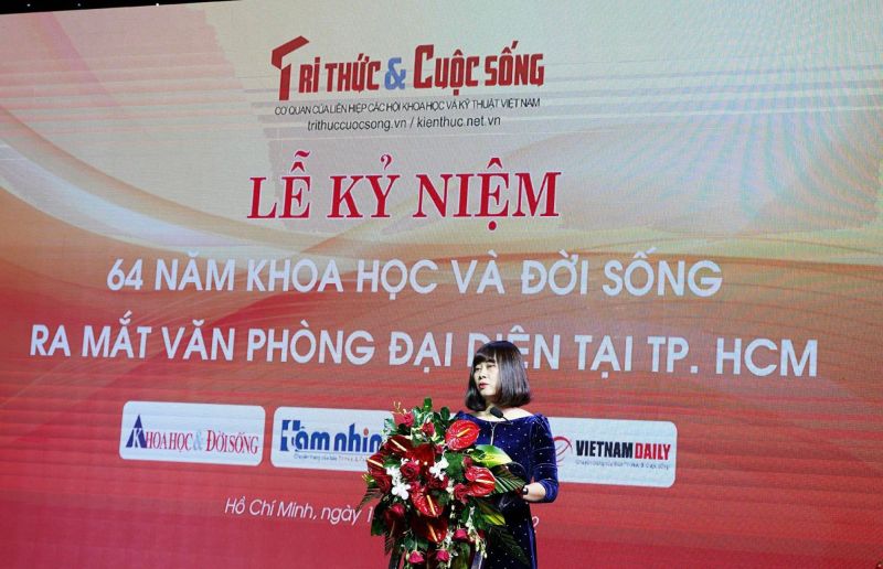 Bà Nguyễn Thị Mai Hương, Phó Tổng Biên tập phụ trách Báo Tri thức và Cuộc sống.