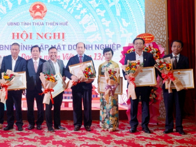 nhiều doanh nhân, doanh nghiệp được UBND tỉnh Thừa Thiên Huế khen thưởng